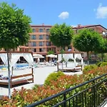 Family Near Beach, Pools & Star Dreams Complex Apartament *
