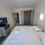Family Near Beach, Pools & Star Dreams Complex Apartment