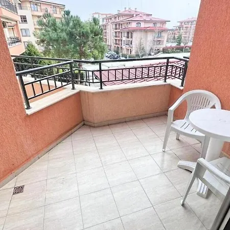 Family Near Beach, Pools & Star Dreams Complex Apartment