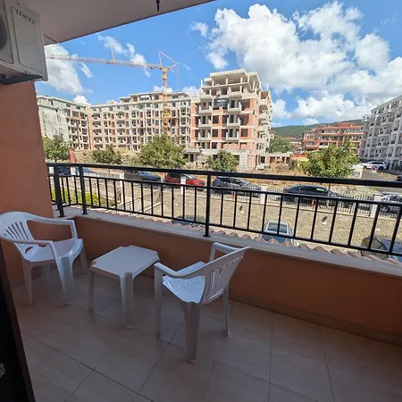 Family Near Beach, Pools & Star Dreams Complex Apartment